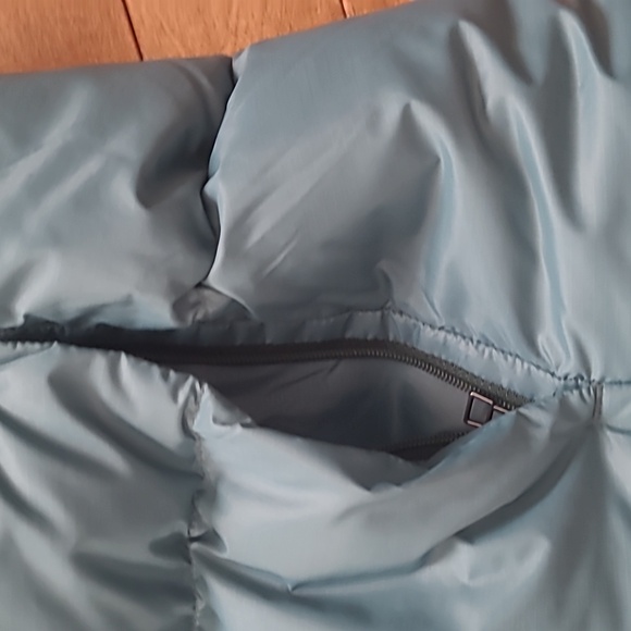 Cotopaxi Women's Down Jacket - Picture 7 of 9